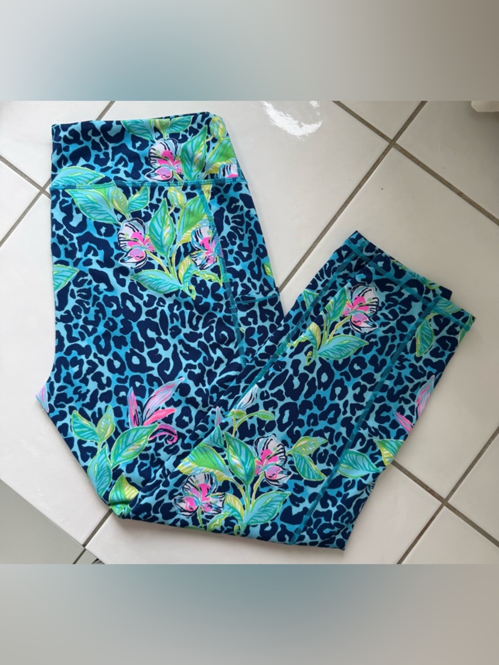 EUC Lilly Pulitzer pink blue green Tropical Print Leggings XL